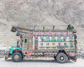 'Art Truck' by Photolovers