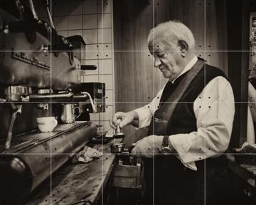 'Vintage Barista' van Antonio Grambone & 1X